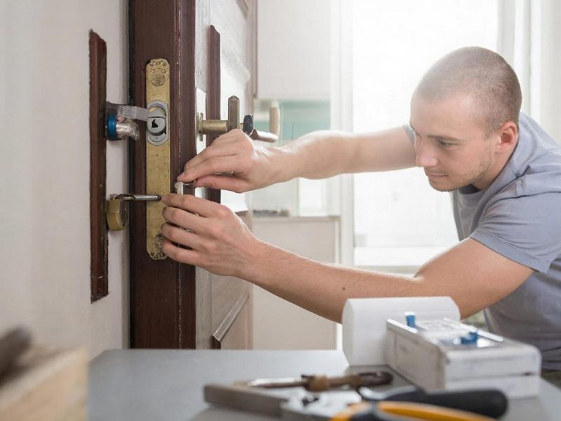 Замки под Контролем: Полное Руководство по Установке и Замене в Чебоксарах